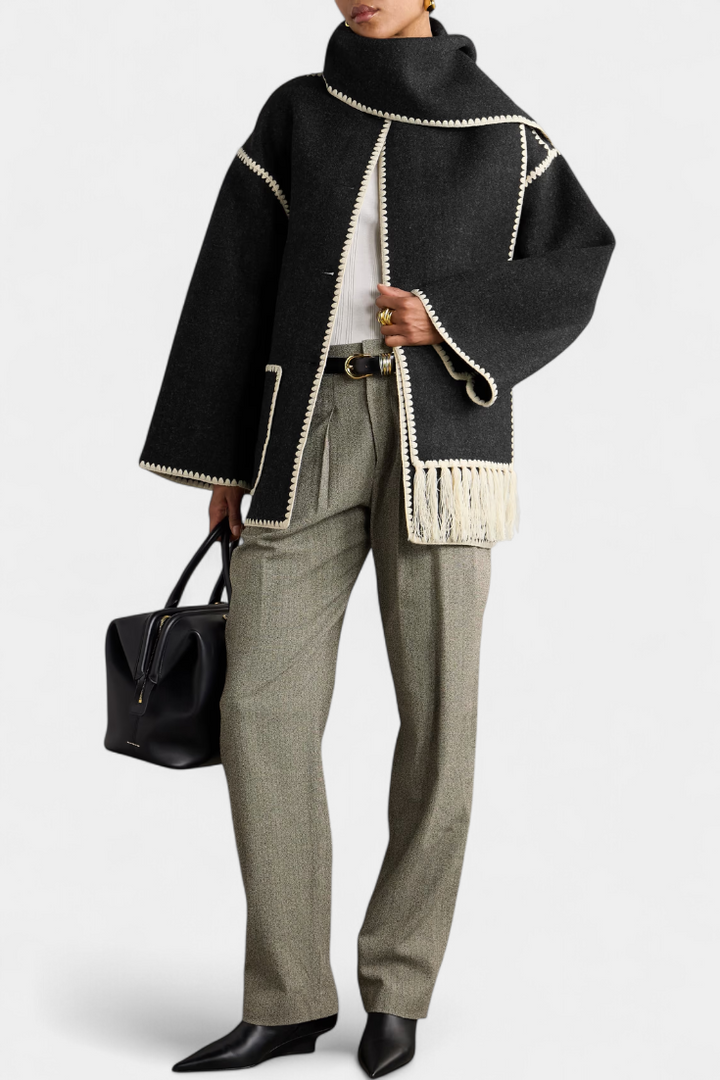 Pauline | Abrigo de Corte Suelto con Bufanda de Flecos Incorporada